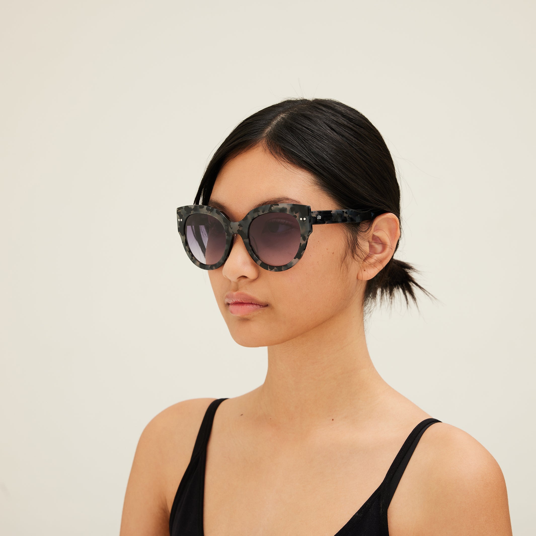 Sito Shades Women's GOOD LIFE Sunglasses - Black Tort 