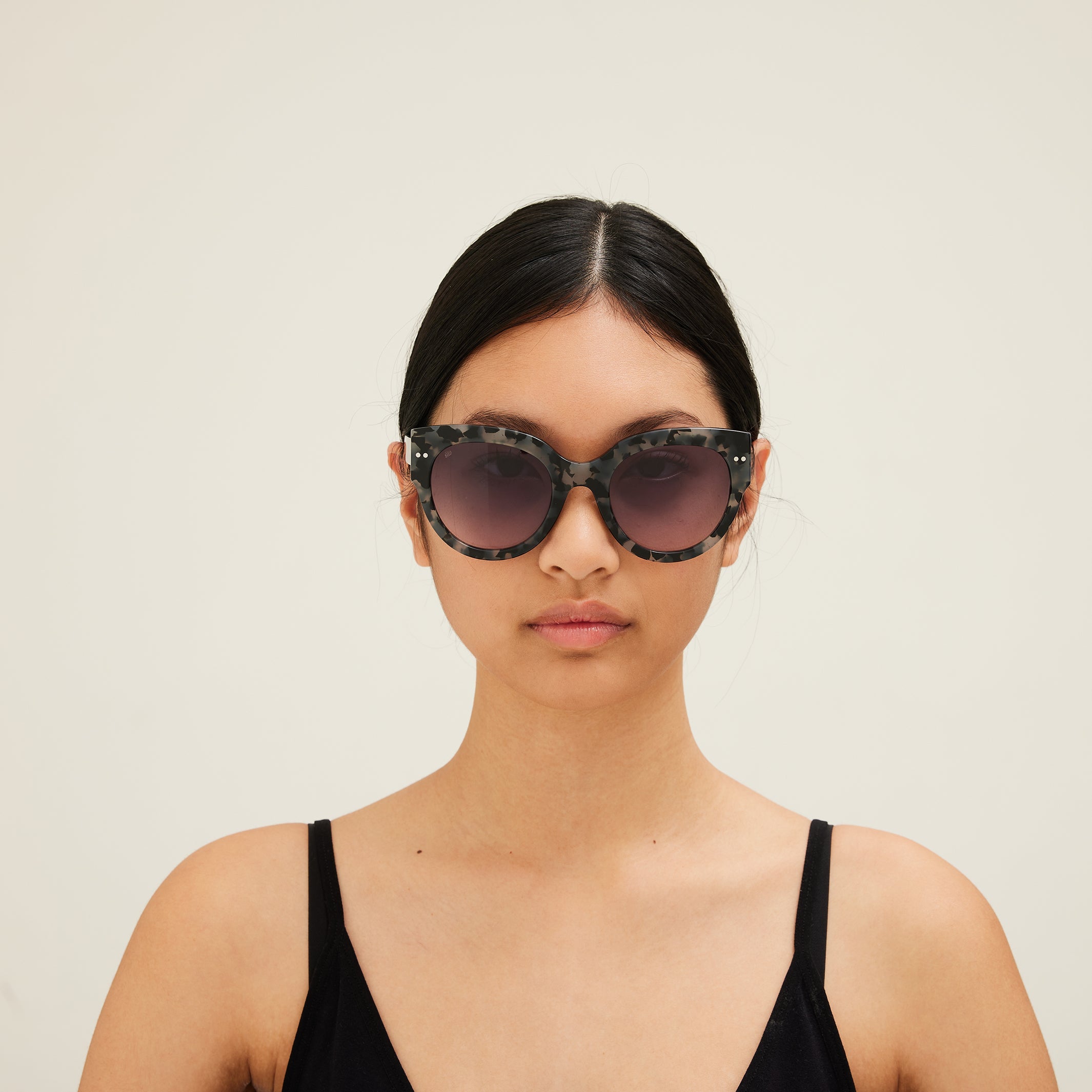 Sito Shades Women's GOOD LIFE Sunglasses - Black Tort 