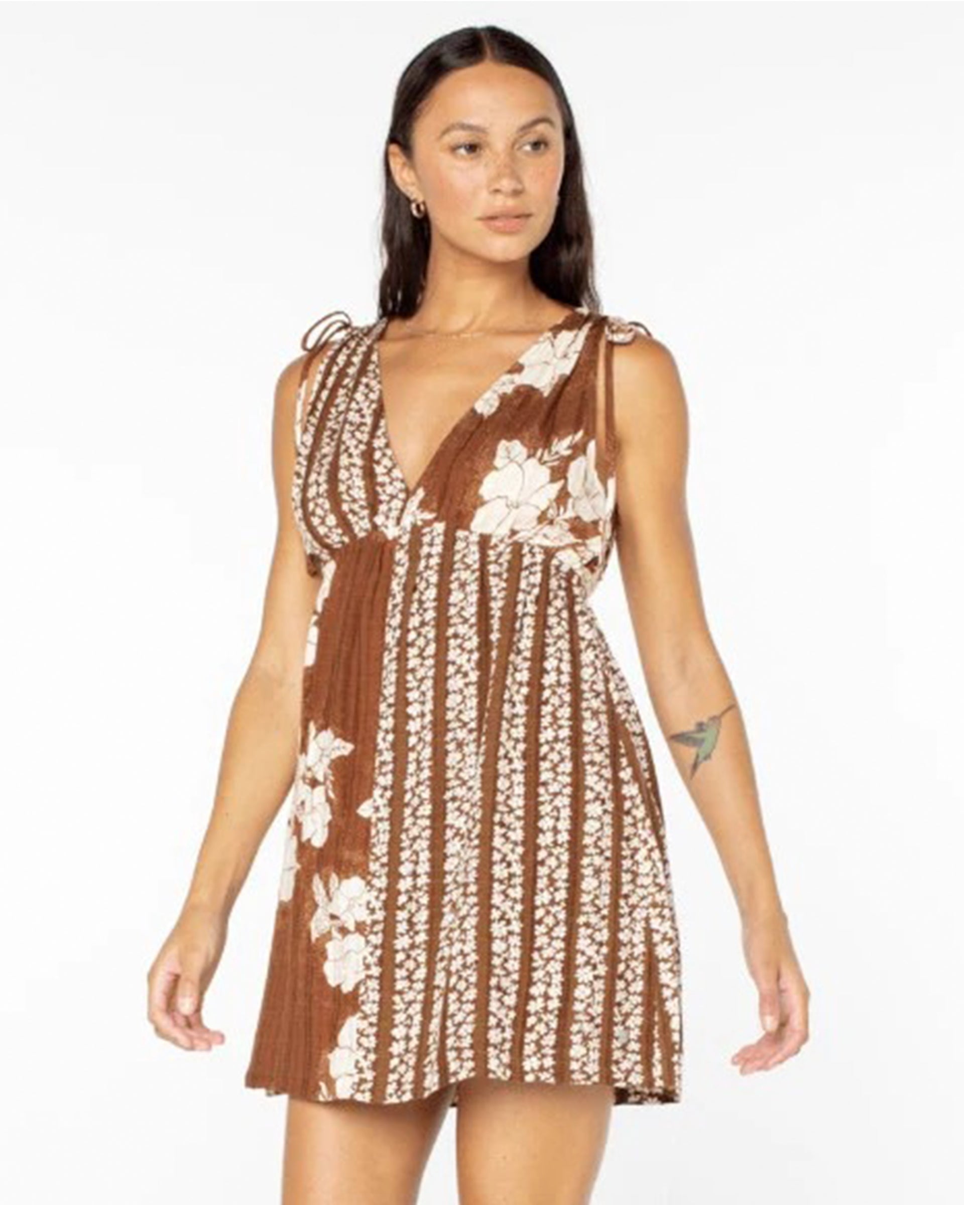 RVCA Women's In The Moment Dress - Tiramisu Hibiscus Hideaway/Daisy Chain Stripe