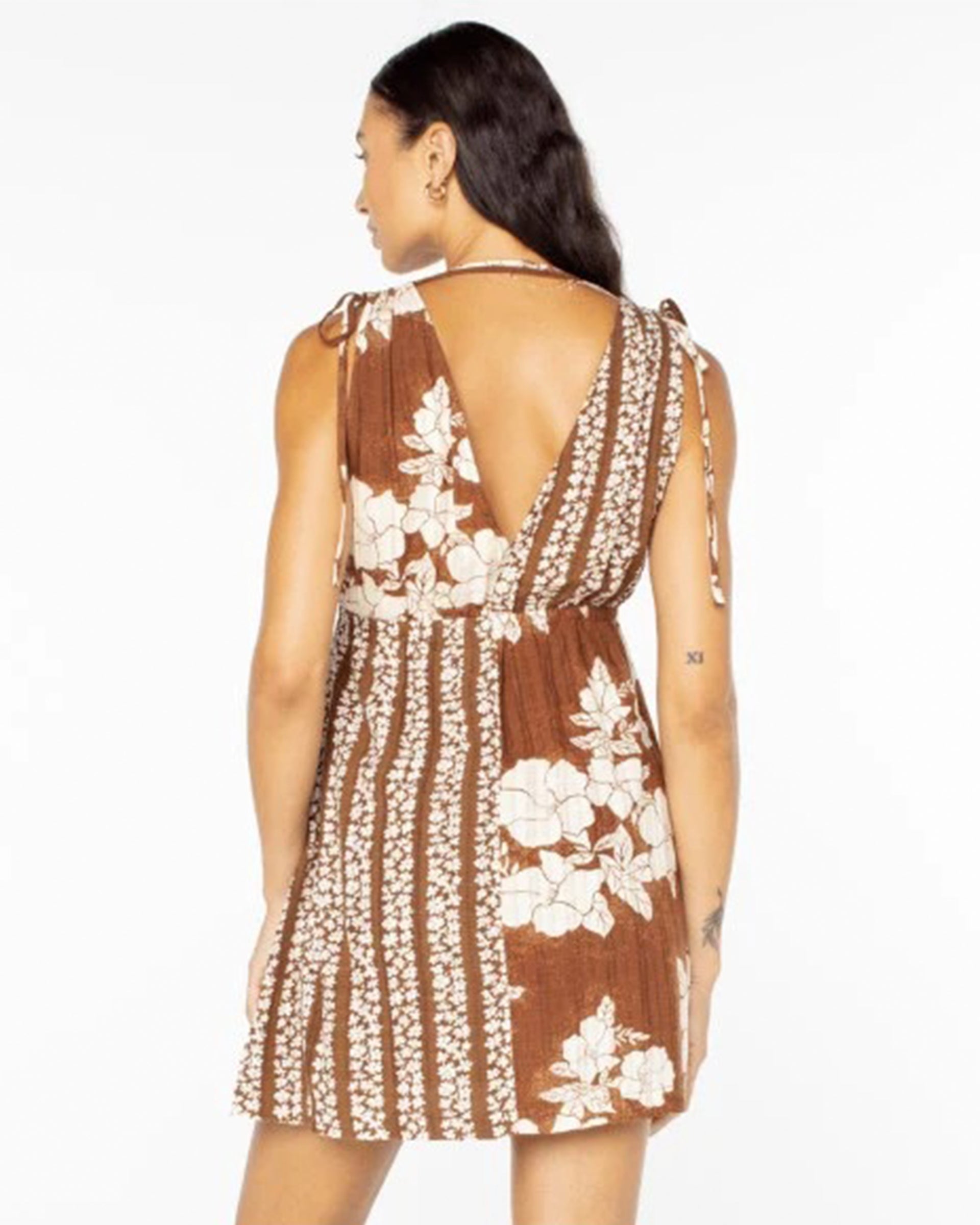 RVCA Women's In The Moment Dress - Tiramisu Hibiscus Hideaway/Daisy Chain Stripe