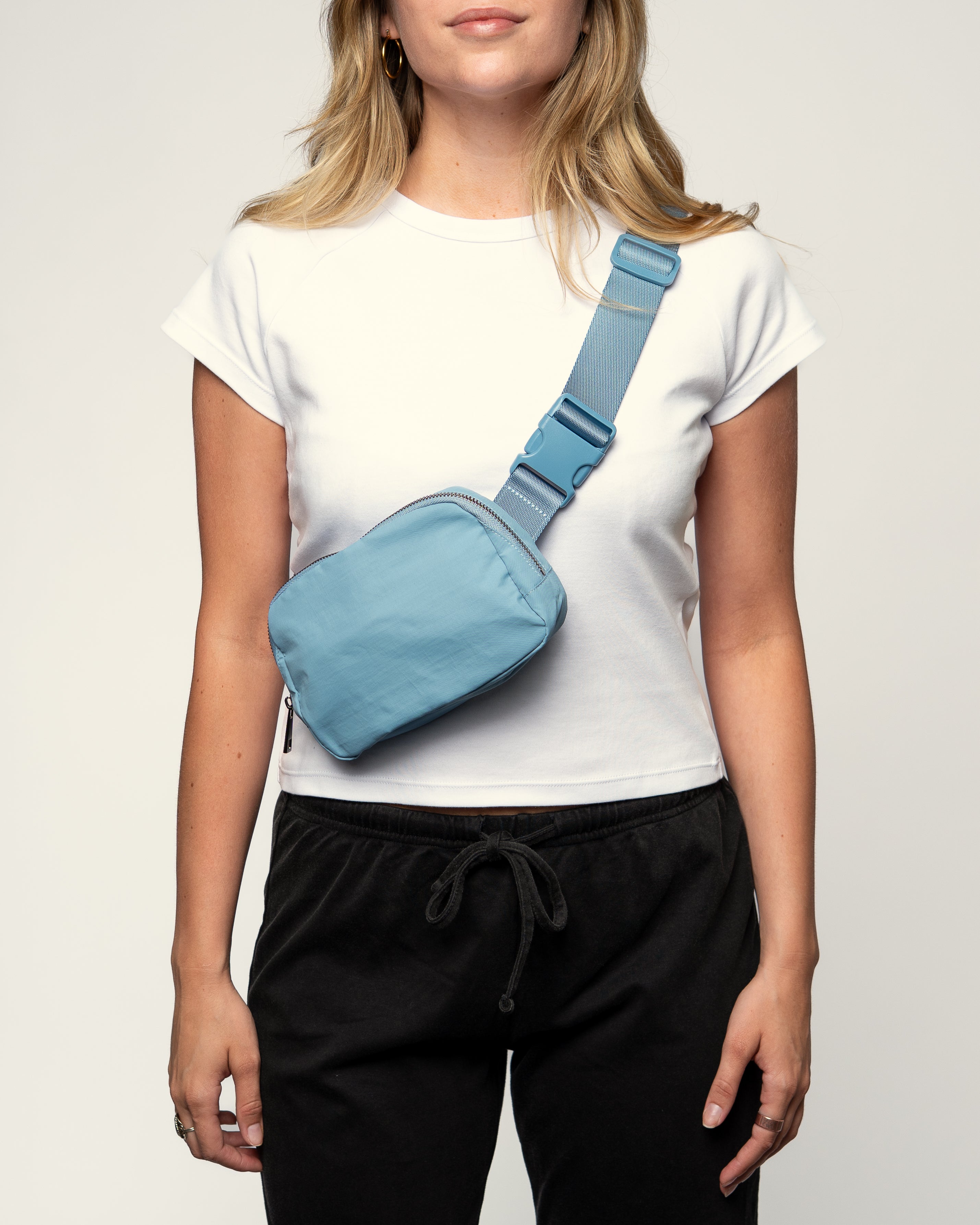 Zamin II Anywhere Belt Bag - Light Blue